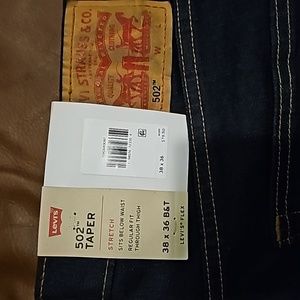 Levis 502 Taper (NWT)